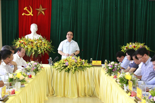 Bí thư Thành ủy Hà Nội Hoàng Trung Hải làm việc với Liên minh Hợp tác xã thành phố