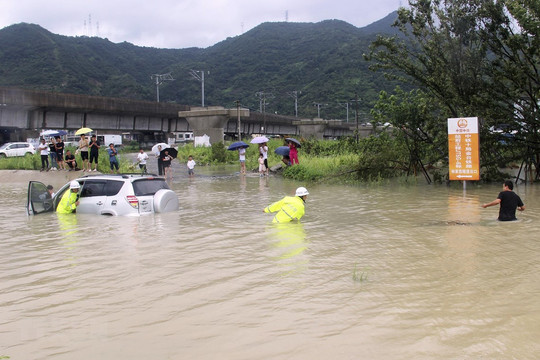 Trung Quốc phân bổ gần 43 triệu USD cứu trợ bão Lekima