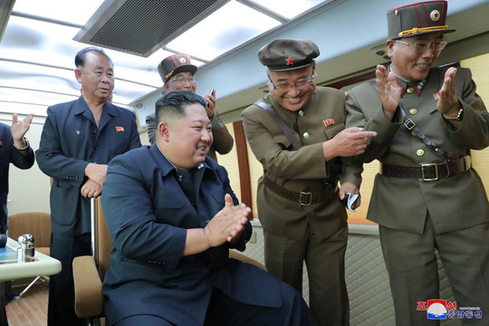 KCNA: Chủ tịch Triều Tiên Kim Jong-un thị sát vụ thử nghiệm vũ khí mới