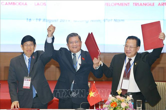 Thỏa thuận hợp tác Campuchia - Lào - Việt Nam trong khu vực tam giác phát triển