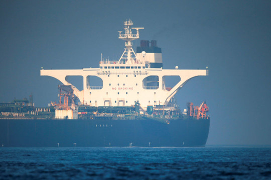 Mỹ phát lệnh bắt tàu chở dầu Iran ngay khi vừa được trả tự do