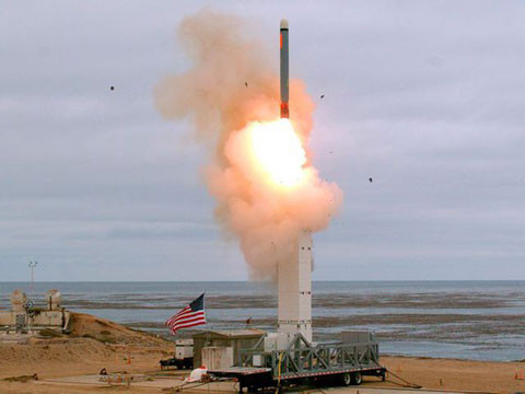 Mỹ thử tên lửa tầm trung: Nguy cơ một cuộc chạy đua vũ trang mới