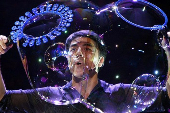 Fan Yang - người thổi giấc mơ thần tiên bằng bong bóng