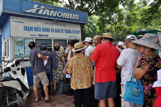 Cách đăng ký thẻ đi xe buýt miễn phí tại Hà Nội