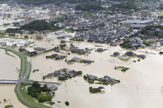 Nhật Bản: Hai người chết, 850.000 người sơ tán khẩn vì mưa lớn
