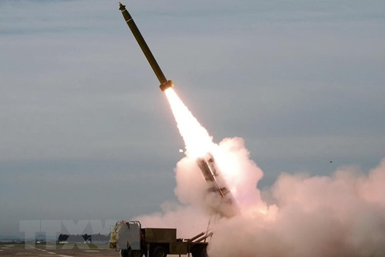 Nhật Bản: Triều Tiên đã phóng ít nhất 2 tên lửa đạn đạo mới