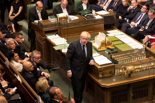 Thủ tướng Anh Boris Johnson hứng chịu thất bại lớn đầu tiên tại Hạ viện