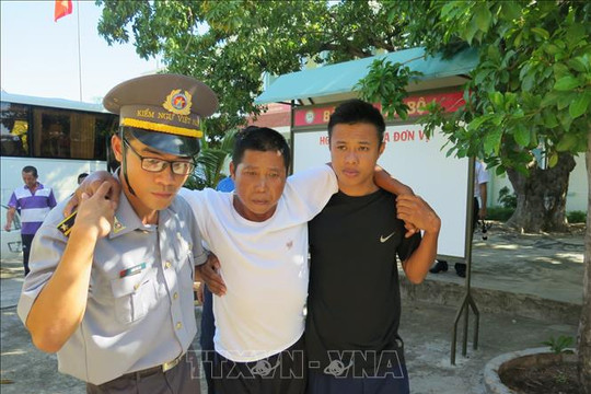 Cứu sống 41 ngư dân Quảng Nam gặp nạn trên biển