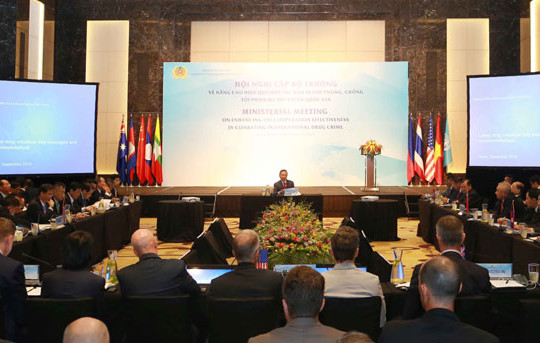 Việt Nam và các nước phối hợp đấu tranh, trấn áp tội phạm ma túy xuyên quốc gia