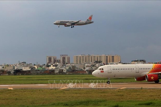 Đề xuất bố trí vốn cải tạo đường băng sân bay Nội Bài, Tân Sơn Nhất