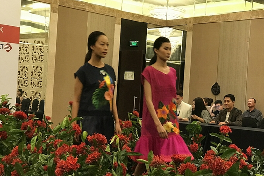 Tuần lễ thời trang xuân hè 2020 diễn ra tại Vườn hoa Diên Hồng