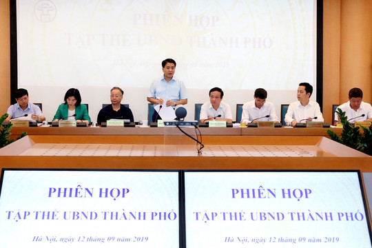 Tập thể UBND TP Hà Nội họp xem xét một số nội dung thuộc thẩm quyền