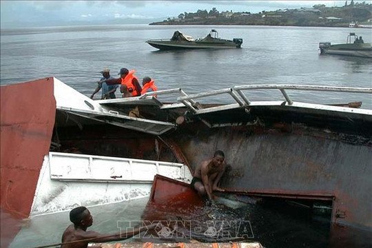 Tai nạn đường thủy tại Ấn Độ và Congo làm 83 người thiệt mạng, mất tích