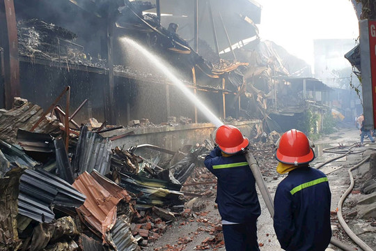 Nguyên nhân vụ cháy tại Công ty Rạng Đông không do tác động từ con người