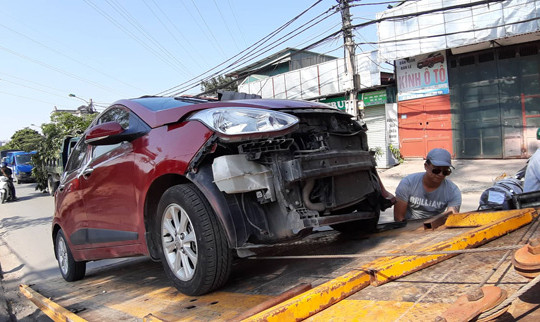 Hai ô tô va chạm trên đường Tam Trinh, một lái xe tử vong