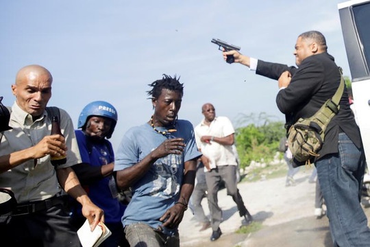 Nghị sĩ Haiti nổ súng trước tòa nhà Quốc hội lọt top ảnh tuần