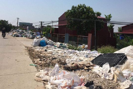 Tại xã Xuân Thu (Sóc Sơn): Nhức nhối vấn nạn rác thải công nghiệp