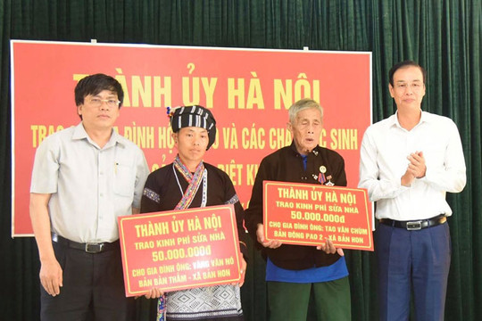 Đoàn công tác TP Hà Nội thăm, tặng quà tại huyện Tam Đường, tỉnh Lai Châu