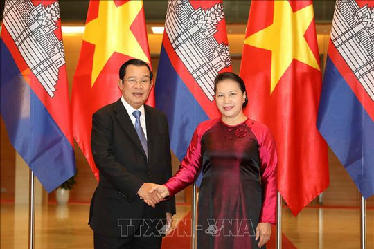 Chủ tịch Quốc hội Nguyễn Thị Kim Ngân hội kiến Thủ tướng Vương quốc Campuchia