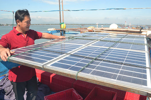 Sử dụng điện mặt trời trong nuôi tôm: Hướng mới nhiều hứa hẹn