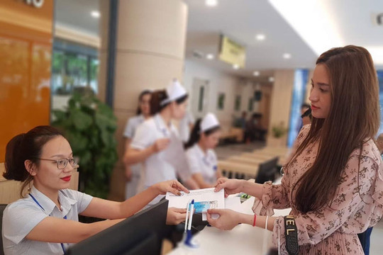 Bệnh viện công đầu tiên của Hà Nội triển khai thanh toán viện phí không dùng tiền mặt