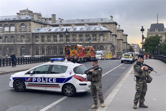Pháp chặn đứng âm mưu tấn công khủng bố tương tự vụ 11-9