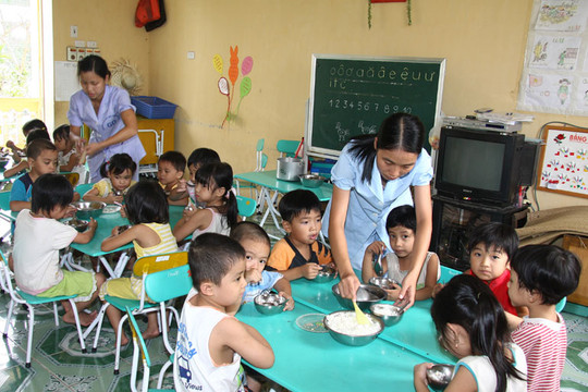 Kiểm tra công tác bảo đảm an toàn thực phẩm trường học trên địa bàn huyện Ba Vì
