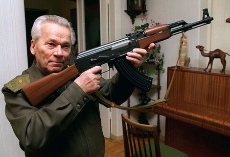 Mikhail Kalashnikov - Nhà chế tạo vũ khí huyền thoại
