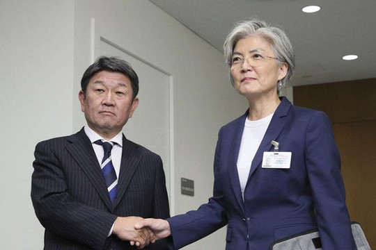 Nhật Bản và Hàn Quốc nhất trí về cuộc gặp thượng đỉnh vào tháng 12
