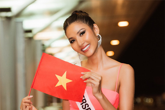 Á hậu Hoàng Thùy lên đường dự thi Hoa hậu Hoàn vũ 2019