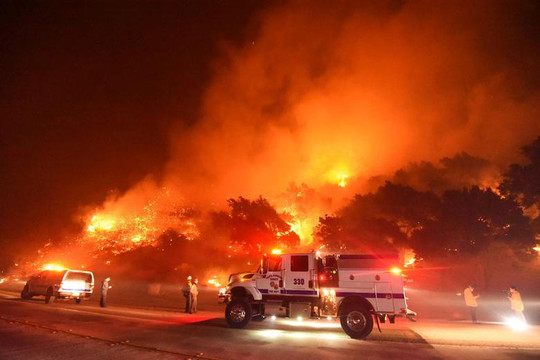 Mỹ: Cháy rừng lan rộng ở bang California, 6.300 người sơ tán khẩn cấp
