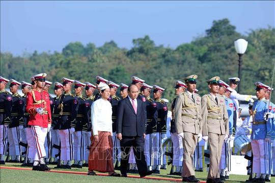 Tổng thống Myanmar chủ trì lễ đón chính thức Thủ tướng Nguyễn Xuân Phúc