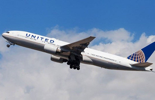 Mỹ: Máy bay United Airlines hạ cánh khẩn cấp do cháy động cơ
