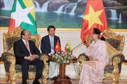 Thủ tướng Nguyễn Xuân Phúc hội đàm với Cố vấn Nhà nước Myanmar