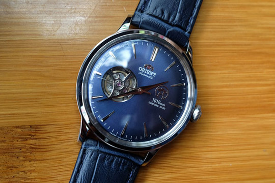 Cận cảnh chiếc đồng hồ Orient đặc biệt kỉ niệm 1010 năm Thăng Long – Hà Nội