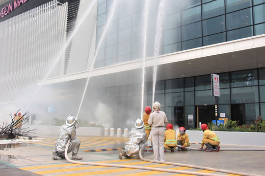 Diễn tập chữa cháy và cứu nạn, cứu hộ tại Trung tâm thương mại Aeon Mall