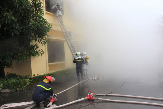 Diễn tập chữa cháy và cứu nạn, cứu hộ tại Cụm công nghiệp Ngọc Hồi