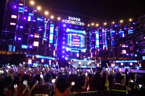 Sôi động “2020 K-pop Super Concert”