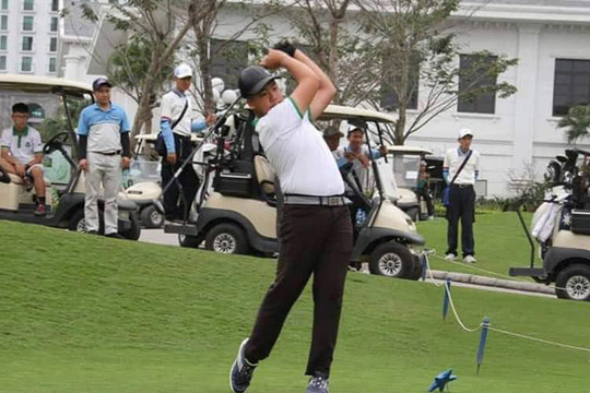 Tay golf Nguyễn Đặng Minh vô địch chung cuộc Giải golf trẻ Hà Nội năm 2019