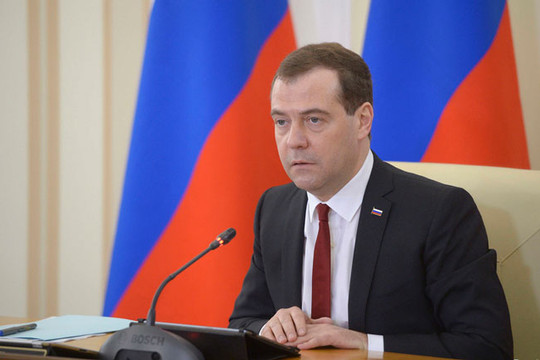 Thủ tướng Nga Dmitry Medvedev đệ đơn từ chức