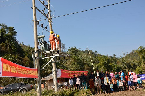 Hơn 200 hộ dân ở huyện Nậm Pồ (tỉnh Điện Biên) được cấp điện lưới quốc gia