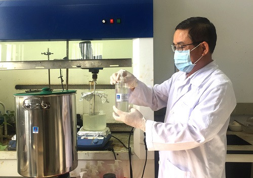VPI sản xuất nước rửa tay khô sát khuẩn phòng dịch do vi rút corona mới