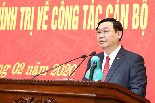 Đồng chí Vương Đình Huệ chuyển sinh hoạt về Đoàn đại biểu Quốc hội thành phố Hà Nội