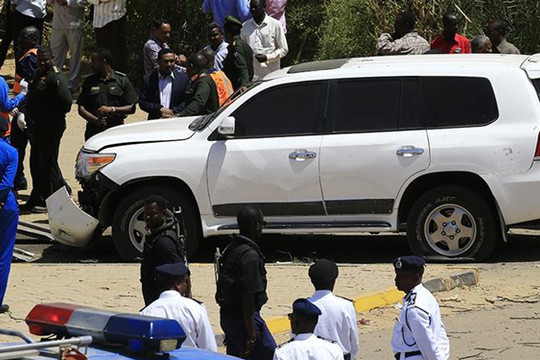 Thủ tướng Sudan thoát chết trong một vụ ám sát