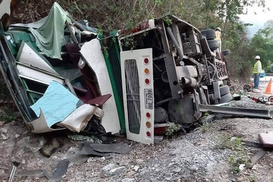 6 người Việt thương vong trong vụ tai nạn xe khách tại Lào