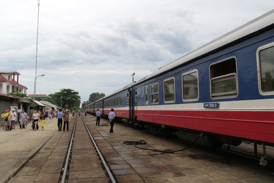Hàng loạt tàu du lịch tuyến Hà Nội - Lào Cai tạm dừng hoạt động