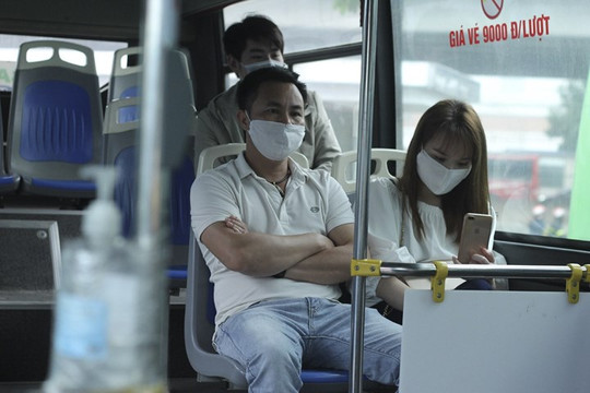 Hành khách trên các phương tiện giao thông công cộng phải khai báo y tế bắt buộc