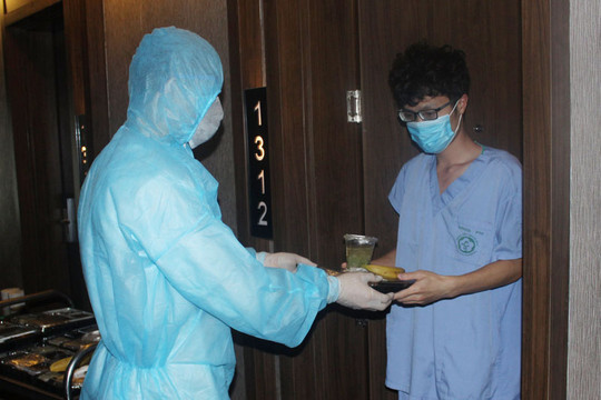 Cùng tiếp sức cho các "chiến sĩ" áo trắng Bệnh viện Bạch Mai