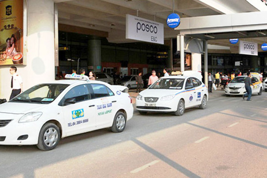 Đề nghị sân bay Nội Bài tạm dừng triển khai taxi giải tỏa hành khách