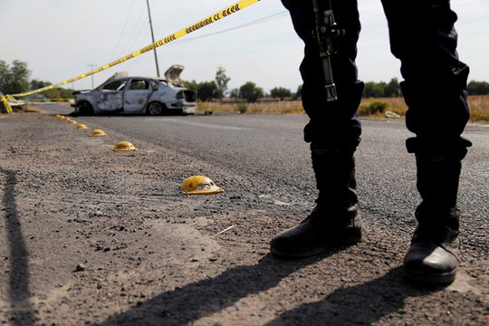 Đấu súng giữa hai băng đảng khét tiếng Mexico, 19 người thiệt mạng